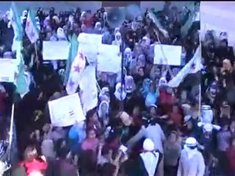 فري برس حمص باباعمرو خرجت مظاهرة لحرائر الحي تندد بالجامعة العربية و تبارك للاخوة الليبين بمصرع محراك الشر القذافي 20 10 2011