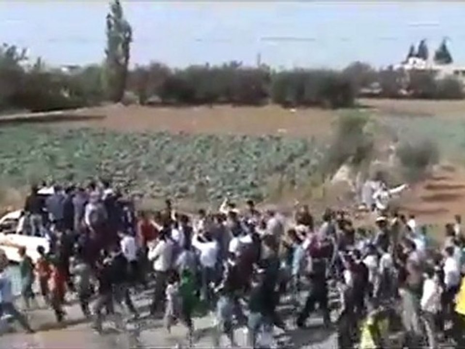 فري برس   حمص باباعمرو تشييع الشهيد مازن عبد الوهاب النجار23 10 2011 ج1