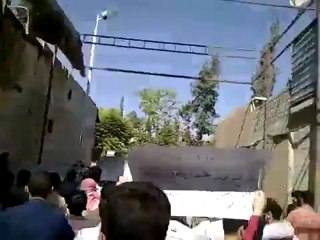 فري برس   دوما   رغم الحصار الشديد خروج ظاهرة من جامع الساعور 21 10 2011