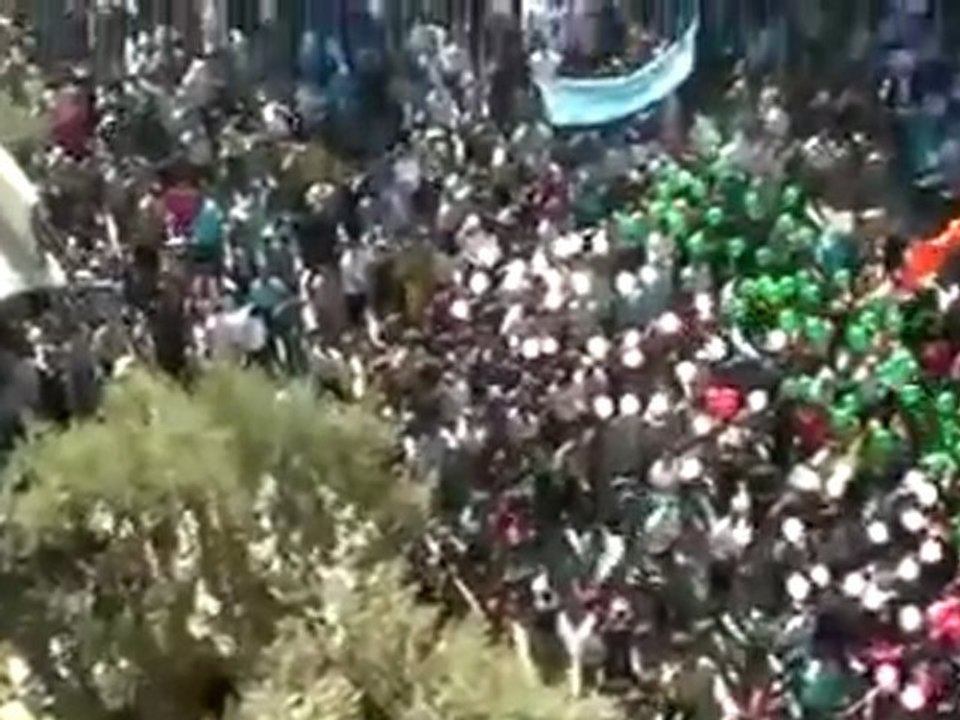 فري برس   مدينة ادلب جمعة شهداء المهلة العربية 21 10 2011 ج1