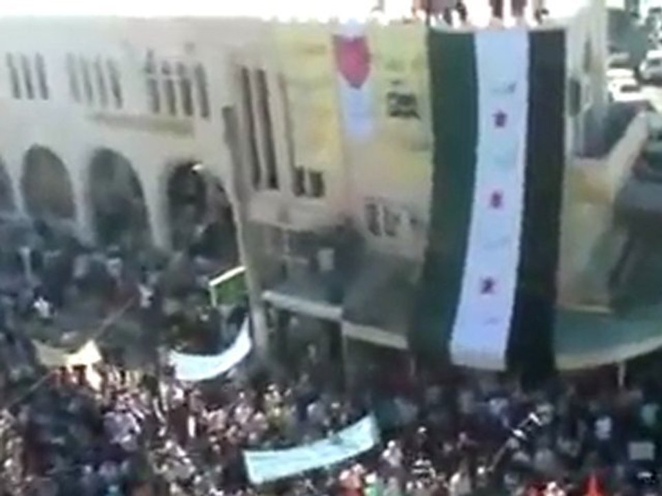 فري برس   مدينة ادلب جمعة شهداء المهلة العربية 21 10 2011 ج3