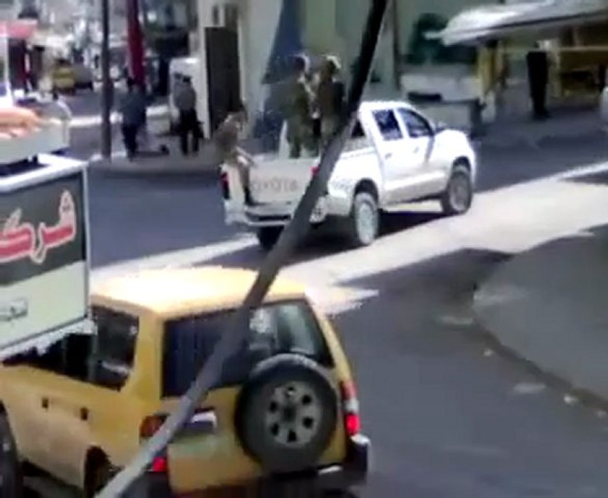 فري برس   اللاذقية   الصليبة قطعان الشبيحة و الأمن 21 10 2011