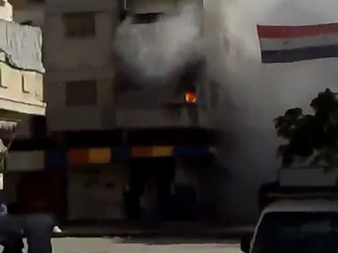 فري برس حمص حي الخالدية قصف المنازل بالمدرعات 23 10 2011