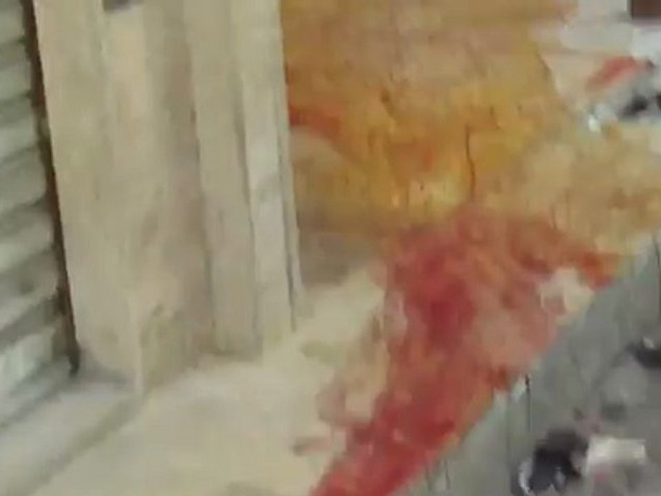 فري برس   حمص المحتلة   باب السباع الجريحة   مجزرة جمعة شهداء المهلة العربية 21 10 2011 ج6