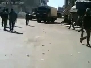 فري برس   درعا الدبابات وسط الاهالي والاعتقالات 21 10 2011