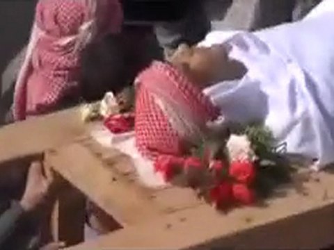 فري برس مدينة ادلب قرية فيلون تشييع الشهيد عبد الكريم ابن رسلان عيدي 23 10 2011 جـ1