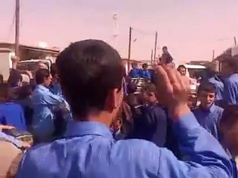 فري برس ادلب سنجار مظاهرة طلابية الأحد تطالب بإعدام الرئيس 23 10 2011 ج2