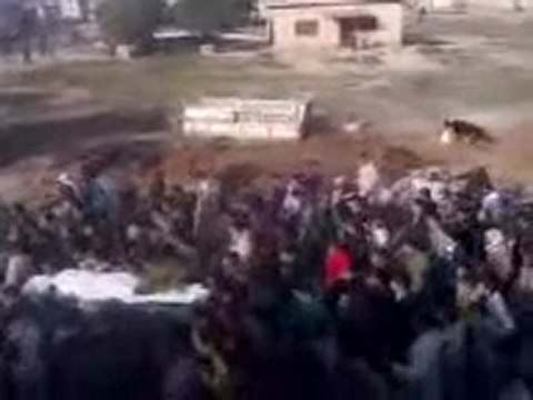 فري برس حماة تشييع جثمان الشهيد محمد الشاهر من قرية الحواش بسهل الغاب 23 10 2011