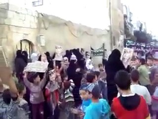 فري برس   حماه الحميدية انتفاضة الحرائر امام منزل الشهيد وائل كبيسي 22 10 2011 ج1