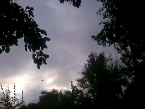 فري برس ريف دمشق الغوطة تحليق طيران مروحي لأرهاب المدنيين 24 10 2011 ج1