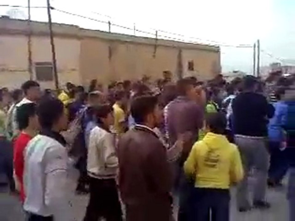 فري برس   حماة كفرنبودة مظاهرة طلابية 25 10 2011