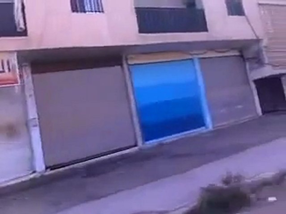 فري برس   درعا خربة غزالة اضراب عام وعصيان مدني لرفض حكم الاسد وللمطالبة باسقاطة 25 10 2011 ج3