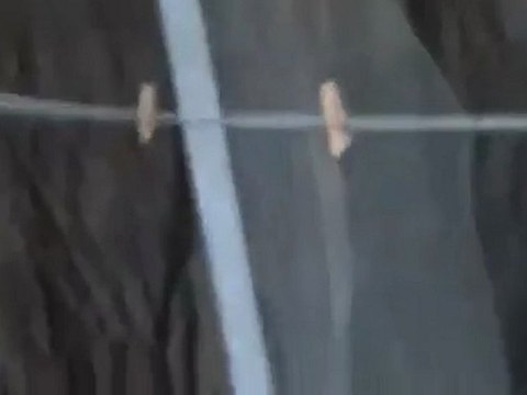 فري برس حمص كرم الزيتون قصف الحي بالدبابات و آثار القذائف المسمارية على أحد االمنازل 25 10 2011