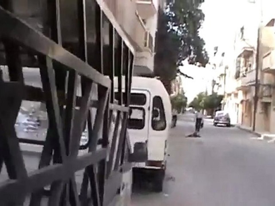 فري برس   حي الخالدية اطلاق نار على السيارت والمنازل الأمنة  25 10 2011