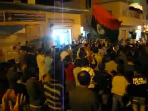 فري برس خان شيخون مظاهرة مسائية 25 10 2011 ج2