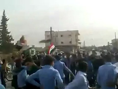 فري برس ادلب سنجار مظاهرة طلابية الاربعاء 26 10 2011 ج1