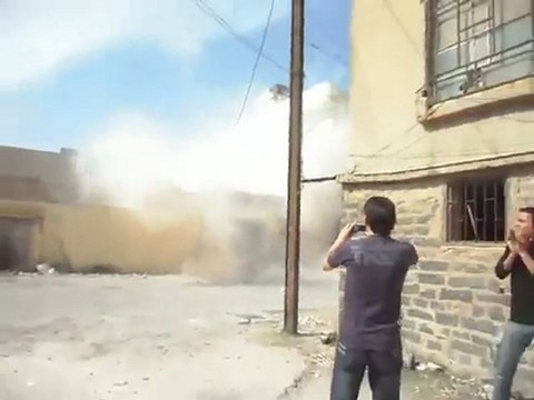 فري برس حمص باباعمرو هام جدا قصف على المنازل 26 10 2011 ج1