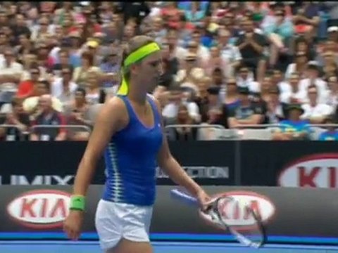 Wozniacki e Clijsters avanti, Oprandi out