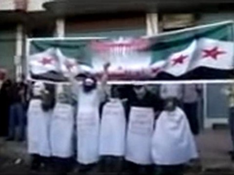 فري برس ريف دمشق دوما مراسم زفاف الشهيد الطفل محمود عيون 27 10 2011 ج4