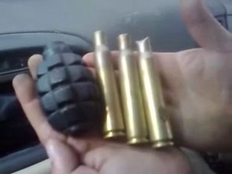 فري برس   حماة كرناز جمعة الحظر الجوي الطلقات المضادة للطيران وقنابل الغازات السامة التي استخدمتها ميليشيات الاسد في قتل الاهالي 28 10 2011