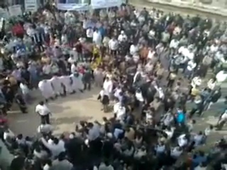 فري برس   حمص دير بعلبة مظاهرات الاحرار في جمعة الحظر الجوي 28 10 2011