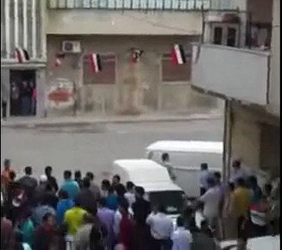 فري برس حمص باب تدمر جمعة الحظر الجوي إطلاق النار على سيارة تسعف شاب 28 10 2011