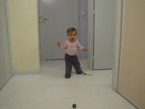 Premiers pas de Juliette :)