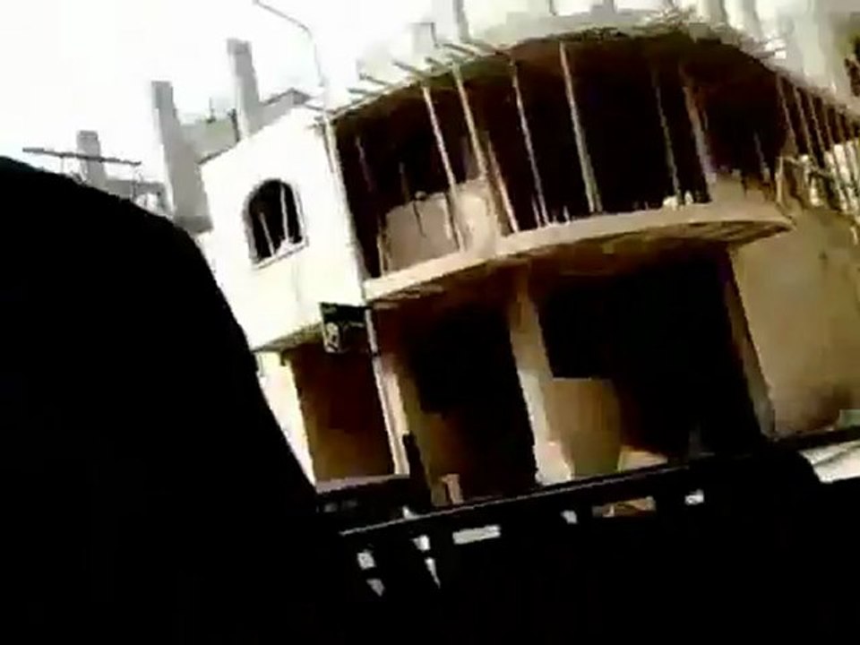 فري برس   شبيح يضع طاقية اليهود في حماة  جمعة الحظر الجوي 28 10 2011