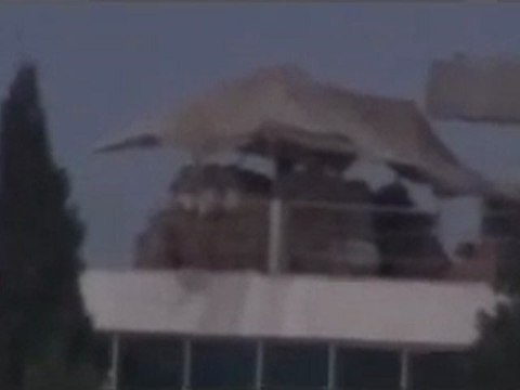 فري برس حمص القناصين المتمركزين على سطح جامعة ديربعلبة 30 10 2011