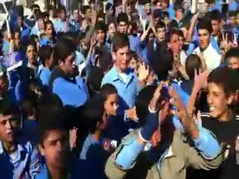 فري برس ادلب جرجناز مظاهرة طلابية السوري يرفع أيدوا بشار ما منريدو الاثنين31 10 2011