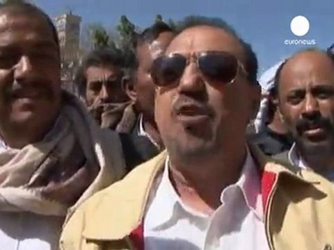 Yemen: cortei pro e contro l'immunità a Saleh