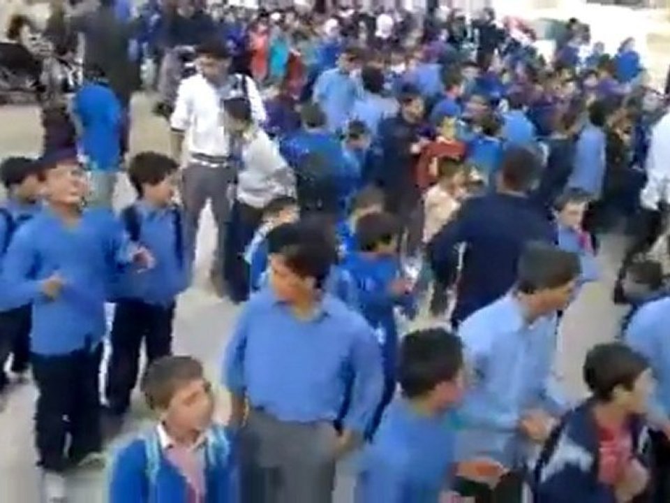 فري برس   ادلب الغدفة مظاهرة طلابية يوم الثلاثاء 1 11 2011