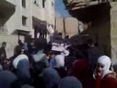 فري برس دمشق برزة انتفاضة الطلاب الاحرار للمطالبة باسقاط النظام 1 11 2011 ج2