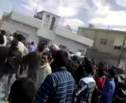 فري برس حمص تشييع شهداء الحولة بلدة طلف الذين اغتالتهم عصابات الاسد صباح اليوم في منطقة الحولة2 11 2011