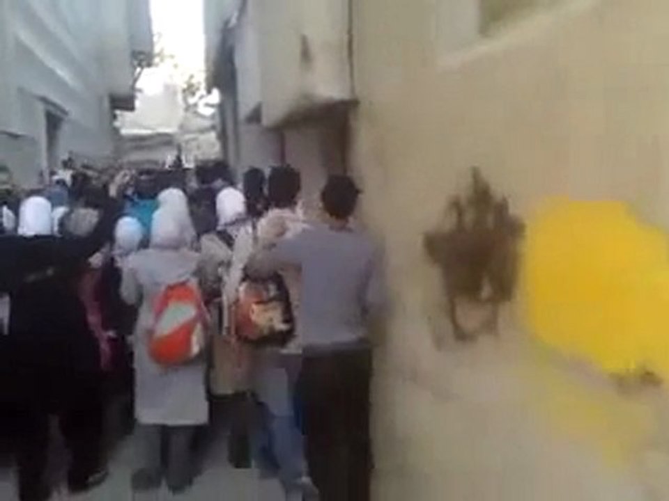 فري برس   دمشق برزة مظاهرة طلابية 2 11 2011 ج2