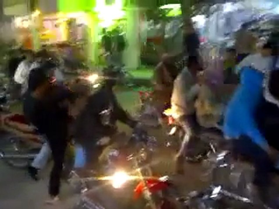 فري برس   دير الزور القورية مسائيات الثوار في اربعاء رفع علم الاستقلال 2 11 2011