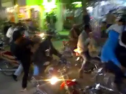 فري برس دير الزور القورية مسائيات الثوار في اربعاء رفع علم الاستقلال 2 11 2011