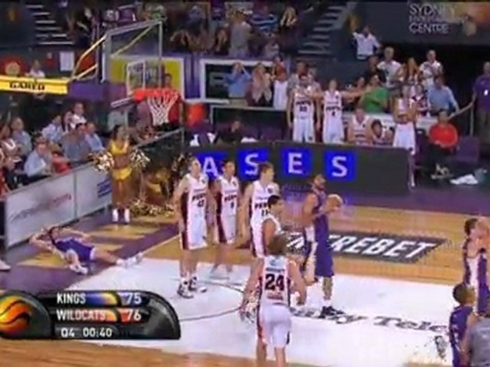 Wildcats edge late thriller