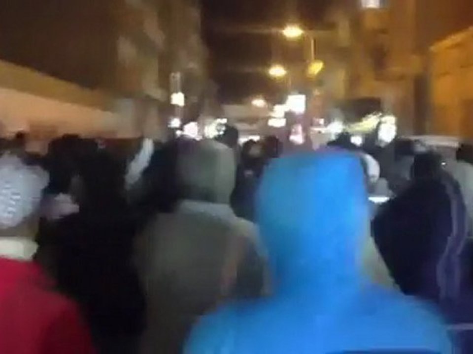 فري برس   دير الزور التكايا مسائيات الثوار في اربعاء رفع علم الاستقلال 2 11 2011 ج1