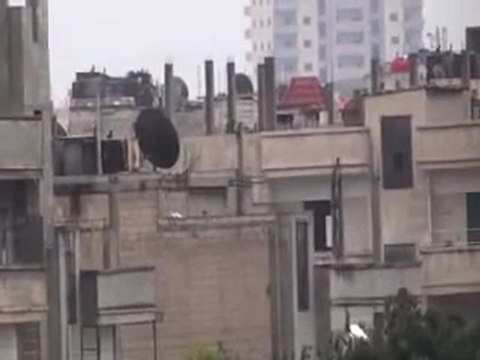 فري برس حمص باباعمرو قصف مدفعي والاهالي يردون بالتكبير 3 11 2011 ج1