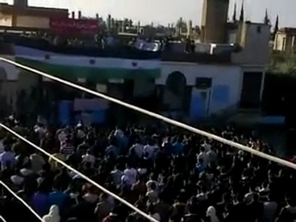 فري برس   حوران المليحة الشرقية مظاهرة أول أيام العيد 6 11 2011