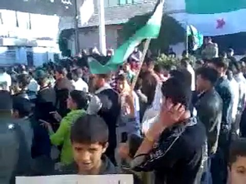 فري برس حماة اللطامنة مظاهرة حاشدة يقودها قاشوش صغير ويظهر فيها ابناء لشهداء من الثورة 9 11 2011