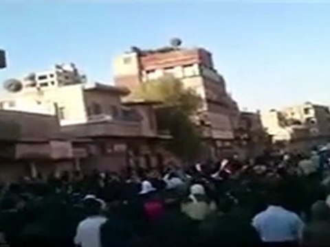 فري برس دمشق القابون مظاهرة حاشدة من جامع أبو بكر الصديق في أول أيام عيد الأضحى المبارك 6 11 2011 ج2