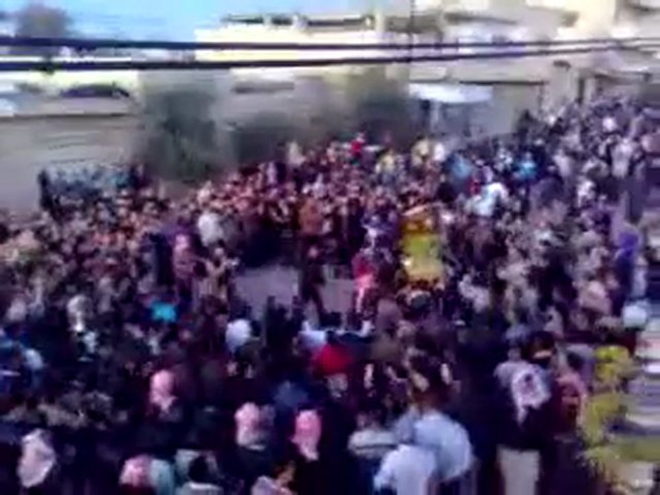 فري برس   حماة كفرنبودة تشييع الشهيد محمد حسين الحلاق 6 11 2011