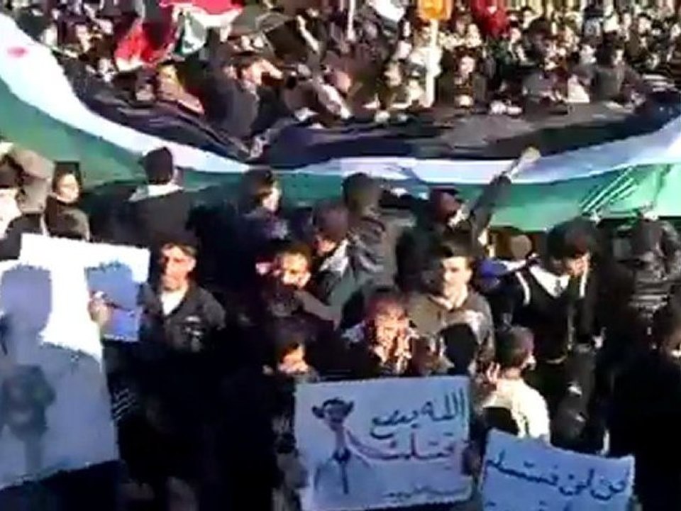 فري برس   ادلب كفروما مظاهرة ثاني ايام العيد 7 11 2011 ج2