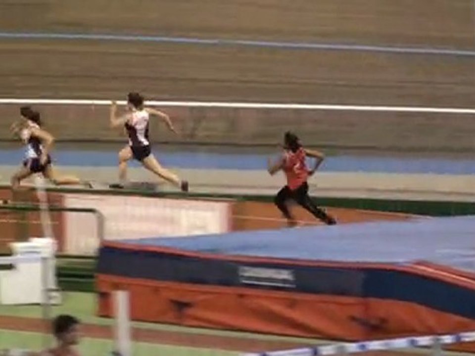 Clarisse BLANC & Audrey GUISSARD - 200m en salle - Championnats de Gironde 2011 3ème journée