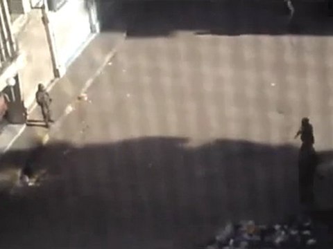 فري برس حمص حي الخالدية اقتحام قوات الامن لحي الخالدية رابع ايام عيد الاضحى المبارك 9 11 2011 ج3