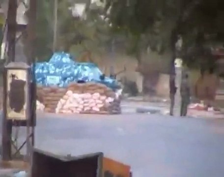 فري برس انتشار الجيش في باباعمرو وتغيير لون المدرعات 10 11 2011