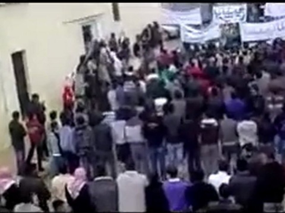 فري برس   حماة الغاب بريديج مظاهرة حاشدة لاحرار البلدة في جمعة تجميد العضوية 11 11 2011