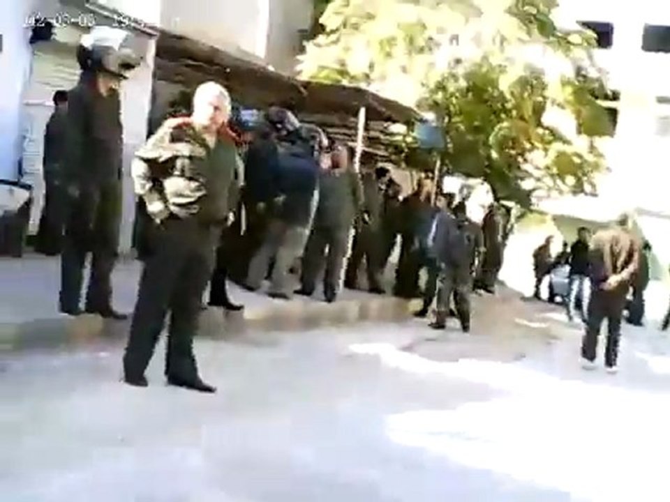 فري برس   بانياس    حصار جامع القبيات في جمعة تجميد العضويه 11 11 2011